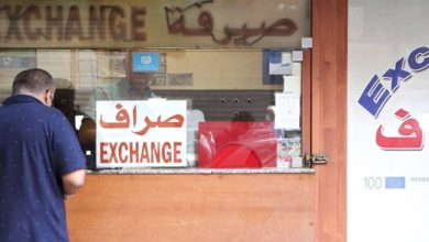 Photo of بلبلة كبيرة تضربُ سوق الدولار.. إليكم ما فعله الصرافون
