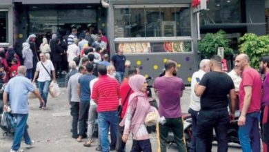 Photo of “صراعٌ” بين اللبنانيين والسوريين على لقمة العيش!