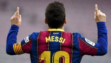 Photo of ميسي ينتظر مكالمة من لابورتا… هل يعود لبرشلونة؟
