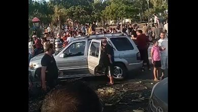 Photo of حادث سير مروّع في صور.. سيارة “تقفز” من مكان إلى آخر! (فيديو)