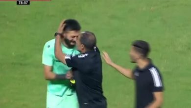 Photo of تهجمت الجماهير عليه فخرج باكيًا واعتزل اللعب