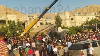 Photo of كارثة تضربُ عرسال.. شاحنة تدهس سيارات وسقوط قتلى وجرحى! (فيديو)