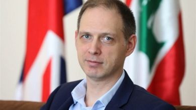 Photo of السفير البريطاني يودّع لبنان: الإصلاح هو المفتاح!
