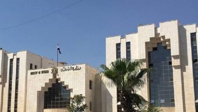 Photo of بسبب خلافات عائلية… قتل أخاه وابن أخيه طعنًا