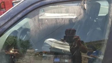 Photo of بعد الاعتداء عليه وتهديده.. رصاصة على سيارة المصوّر حسن شعبان (صور)