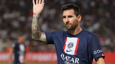 Photo of لماذا غاب ميسي وتواجد رونالدو في قائمة المرشحين للفوز بالكرة الذهبية؟