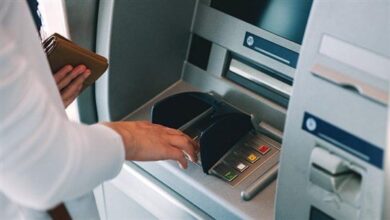 Photo of رغم الإقفال.. “صيرفة” مستمرّة والسّحوبات عبر الـATM