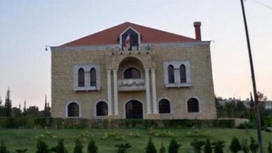 Photo of بعد الإضراب.. عمال بلدية دير عمار يعودون إلى عملهم