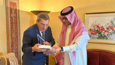 Photo of الفرزلي التقى بخاري: تعوّدنا على علاقات تاريخية بين لبنان والسعودية