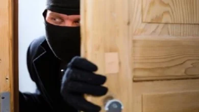 Photo of في وضح النهار وعلى الطريق العام… محل مجوهرات يتعرّض لسطو مسلّح!