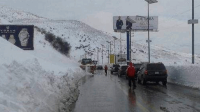 Photo of زحمة سير خانقة على طريق ضهر البيدر… إلى أين يتوجّه المواطنون ليلاً؟ (صور)