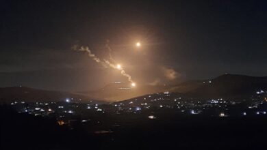 Photo of العدو يطلق قذائف مضيئة جنوبا