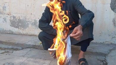 Photo of تاجر عراقي يحرق دفتر ديون زبائنه بمناسبة شهر رمضان