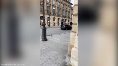Photo of بالفيديو.. سطو مسلح على متجر بجوار وزارة العدل في فرنسا