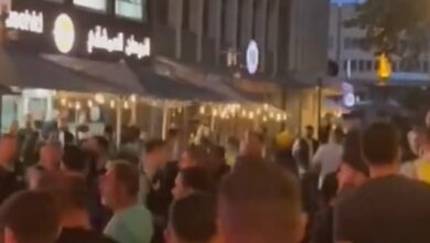 Photo of بالفيديو: إشتباكات بين لبنانيّين وسوريّين في ألمانيا