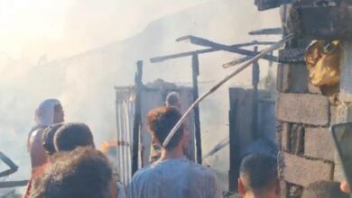 Photo of بالفيديو: حريق كبير في خِيَم للنازحين