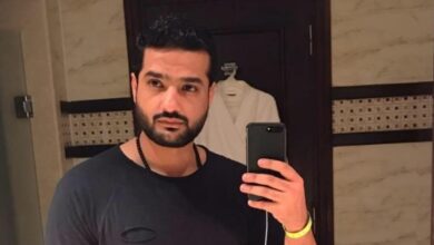 Photo of “مش عارف أعيش بعد أمي”.. وفاة الفنان أحمد قنديل عن 36 عاما