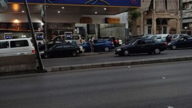 Photo of تهافت المواطنين لتعبئة المحروقات إلى الطوابير در