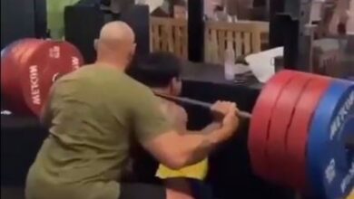 Photo of “طريقة مأساوية”… بالفيديو: وفاة بطل كمال أجسام إندونيسي إثر انكسار عنقه!