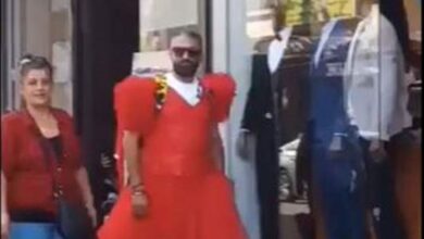Photo of مزحة بين أصدقاء “قلبت جد”.. توضيح من صاحب الفيديو الذي انتشر وهو يرتدي فستاناً أحمر في صيدا