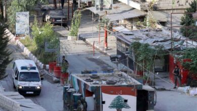 Photo of حريق كبير في مستودع عند المدخل الغربي لمخيم عين الحلوة(فيديو)