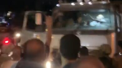 Photo of مراسل “⁧‫الجديد‬⁩”: الأهالي يرفضون فتح الطريق في الكحالة وسط توتر للأجواء