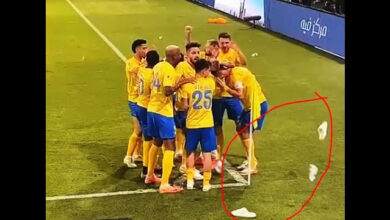 Photo of جمهور الأهلي يرمون الأحذية على رونالدو بعد تسجيله الهدف!