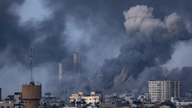Photo of غزة تحت نار الغارات جواً وبحراً.. وتحذير من كارثة بيئية