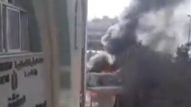 Photo of بالفيديو- اندلاع النيران في مركبة قرب مستشفى الرنتيسي في غزة!