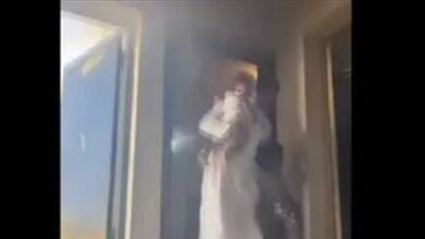 Photo of فيديو يشعل التواصل… شاب سعودي ينقذ عائلة كاملة من الاحتراق