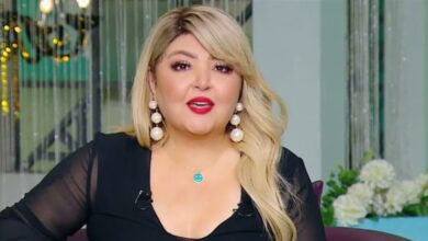 Photo of كلمات غير لائقة.. فنانة شهيرة تتعرّض لهجوم كبير بعد بث مباشر