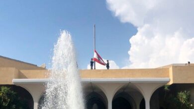 Photo of الفرنسيّون متمسكون بـ”مرشح ثالث” للرئاسة