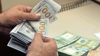 Photo of “صيرفة” تحتضر… الرواتب باقية بالدولار ولا تغيير بسعر الليرة