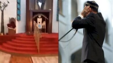 Photo of مجهولون يدخلون كنيس يهودي في تل أبيب ويشغّلون الأذان