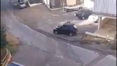 Photo of بالفيديو – مجهولان يقتلان طفلاً رمياً بالرصاص في بشامون